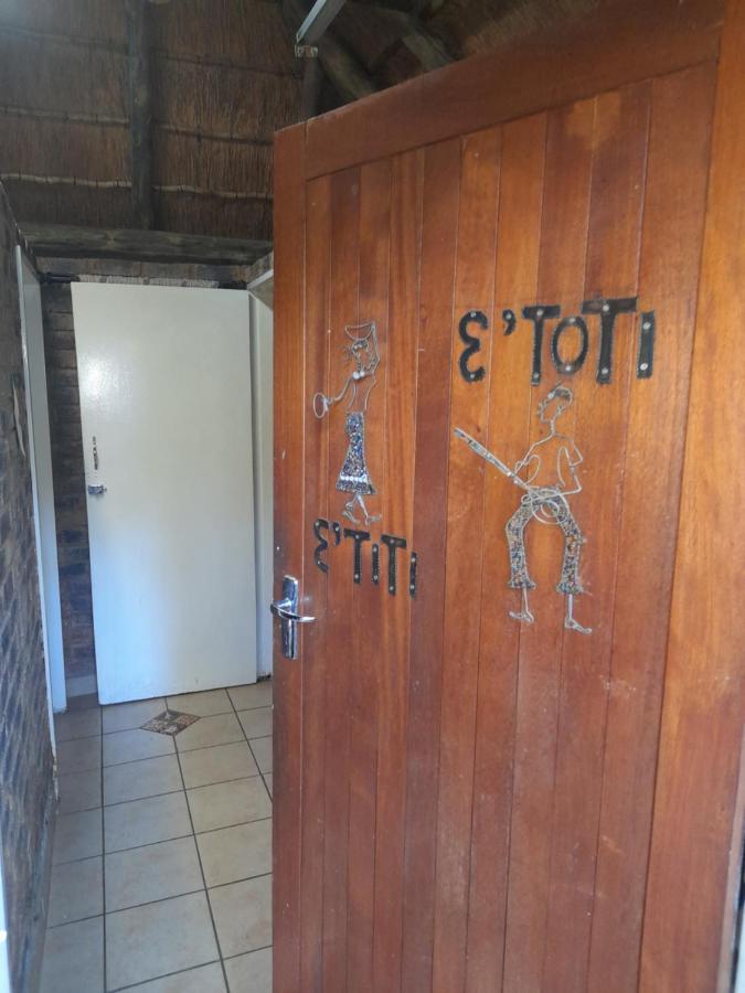 1322 Backpackers International Hostel Pretoria-Noord Exterior foto