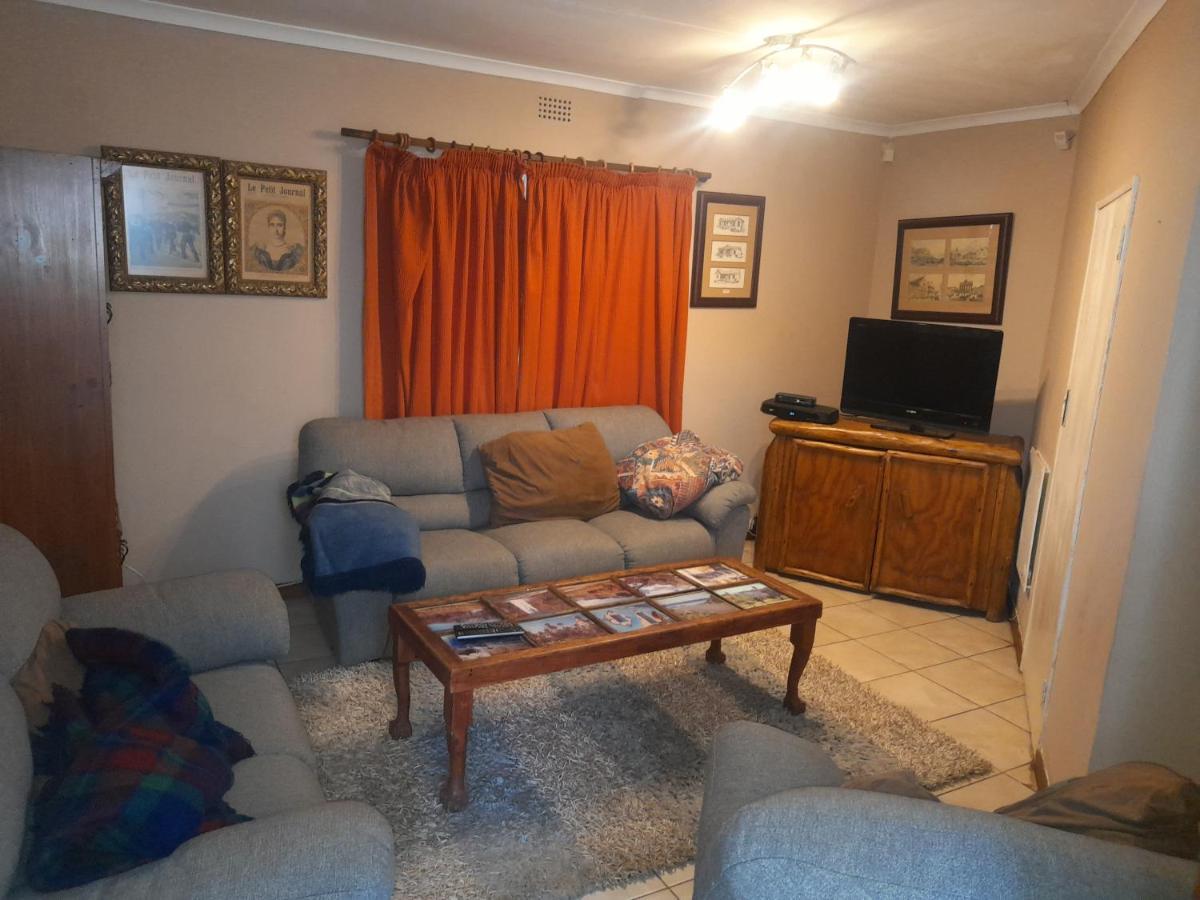 1322 Backpackers International Hostel Pretoria-Noord Exterior foto